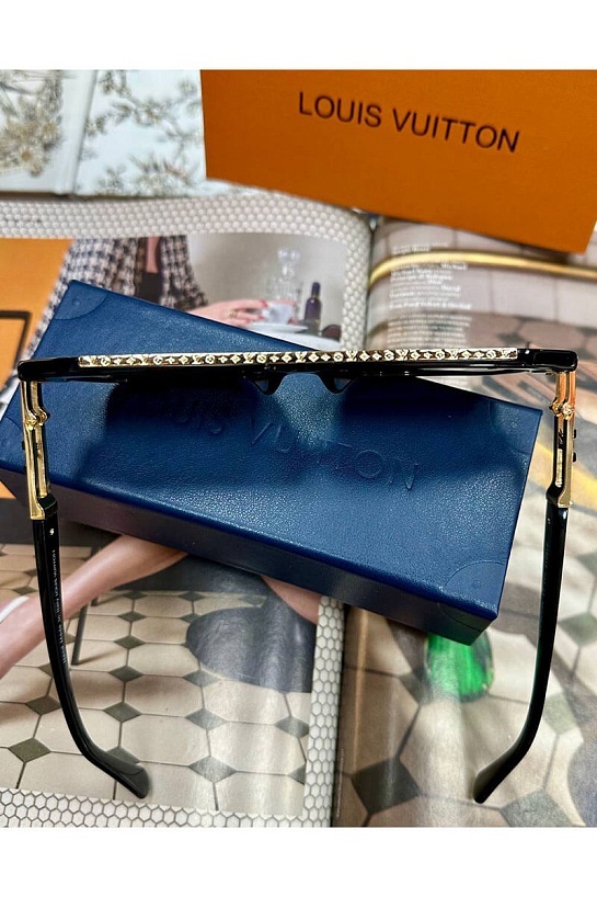 Солнцезащитные очки Louis Vuitton чёрного цвета