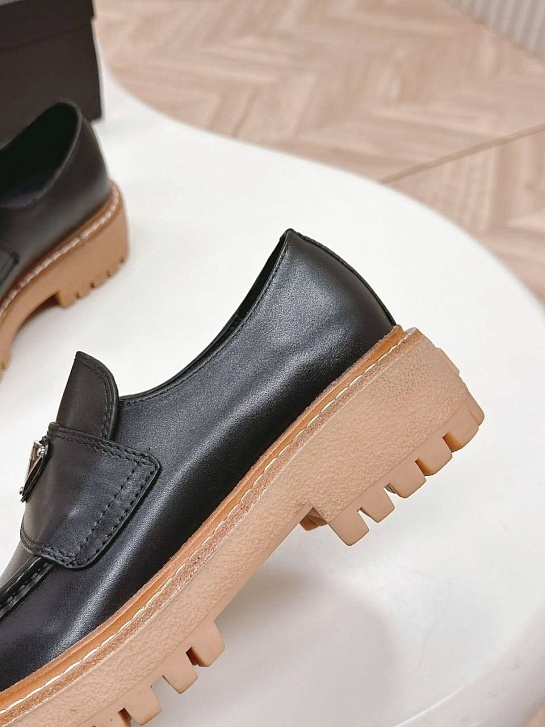 Женские кожаные лоферы Prada Premium - Black
