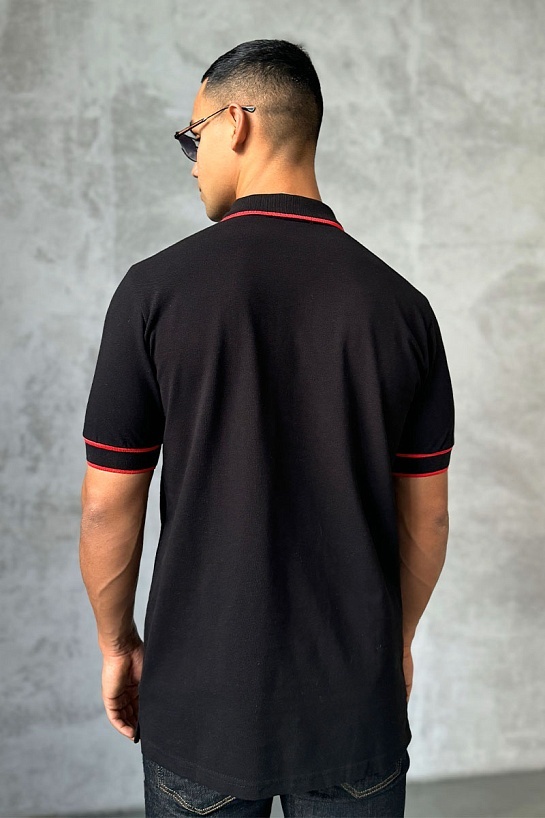 Мужское поло чёрного цвета Gucci logo-patch