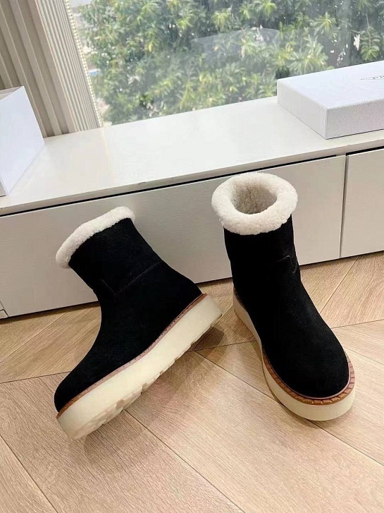 Женские замшевые ботинки с мехом Prada Suede Premium