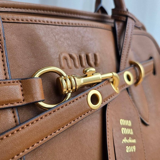 Кожаная сумка MIU MIU Aventure nappa 42x29 см - Brown   