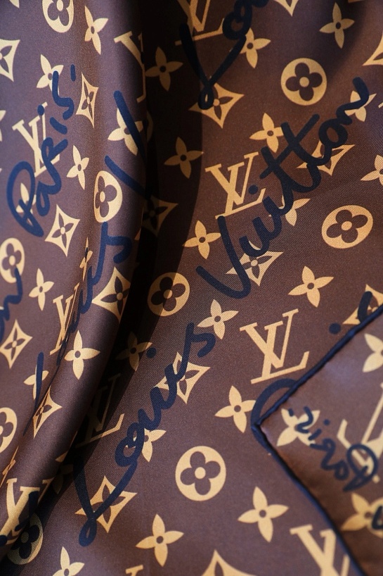 Платок Louis Vuitton LV Script Square premium 89x88 см
