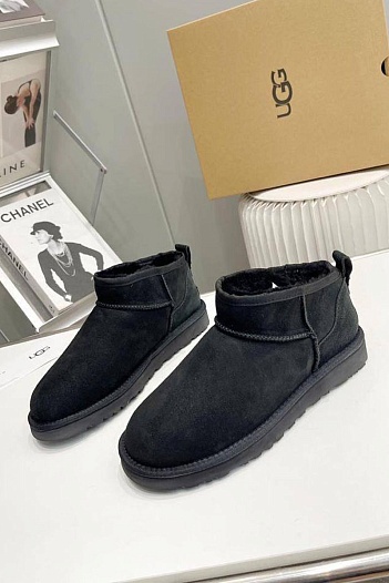 Мужские чёрные ботинки UGG Classic   