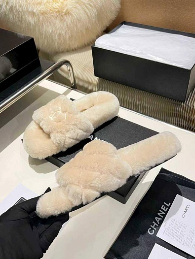 Женские меховые шлёпанцы Chanel Oran premium - Beige   
