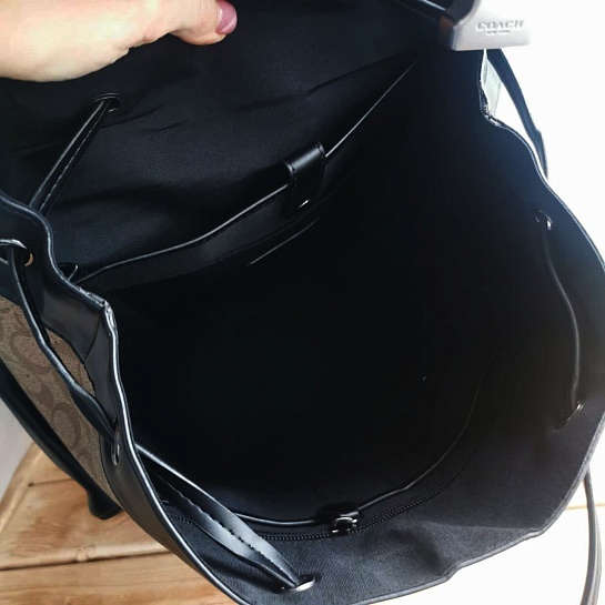 Кожаный рюкзак Coach Rivington 40x30 см