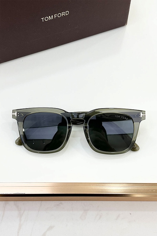 Солнцезащитные очки Tom Ford Dax