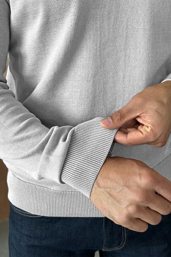 Мужская кофта Tommy Hilfiger светло-серого цвета logo-embroidered