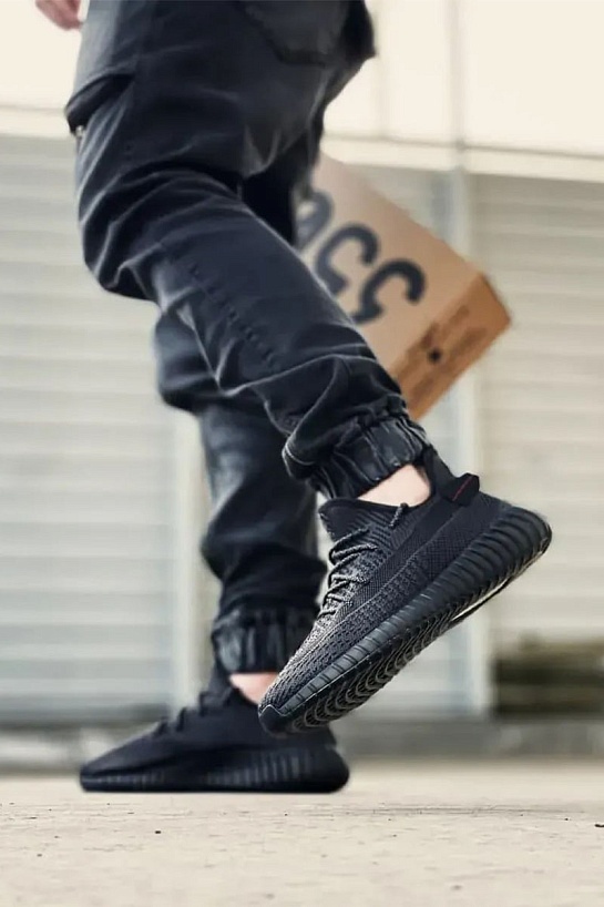 Кроссовки Adidas Yeezy Boost 350 v2 Black "Reflective laces"