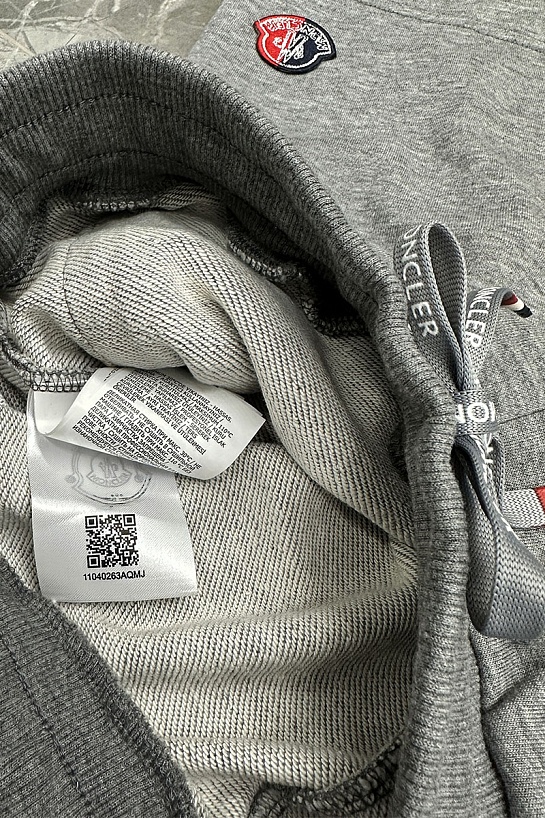 Мужские шорты Moncler серого цвета