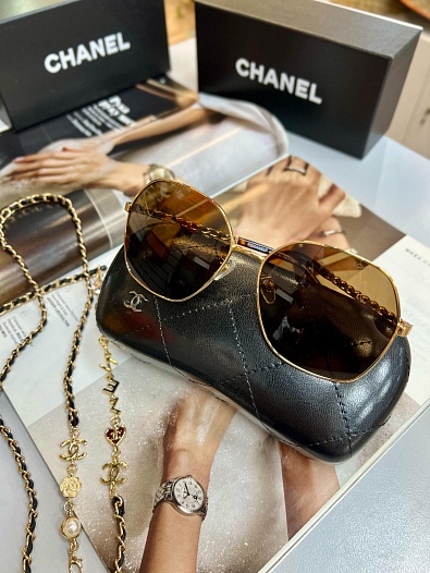 Женские солнцезащитные очки Chanel   