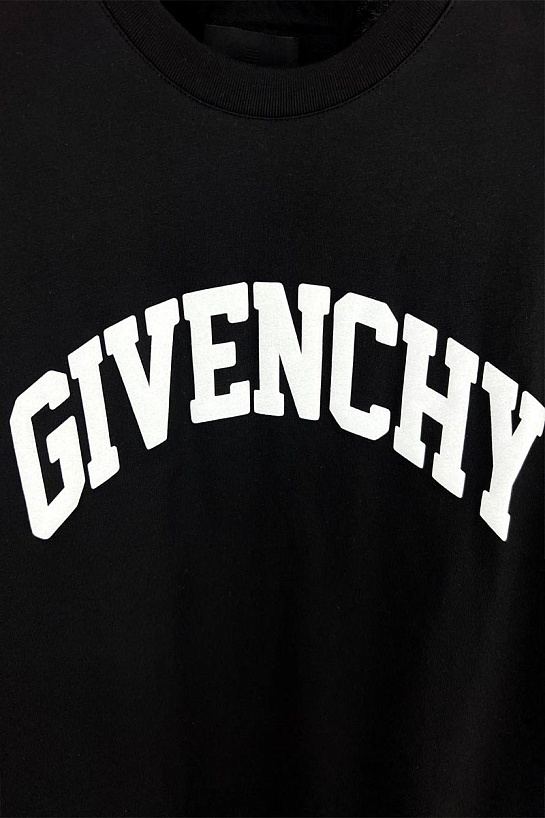 Оверсайз футболка Givenchy чёрного цвета