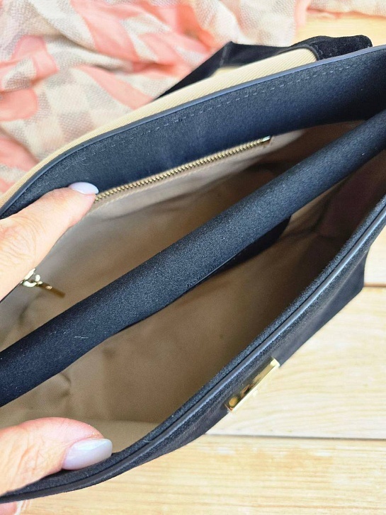 Замшевая сумка Jacquemus The Rond Carre 26x16 см