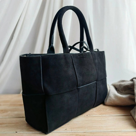 Замшевая сумка-тоут Bottega Veneta Arco Medium 36x25 см - Black   