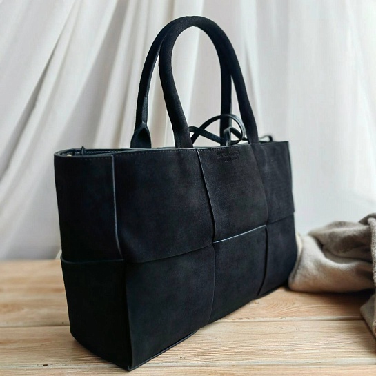 Замшевая сумка-тоут Bottega Veneta Arco Medium 36x25 см - Black