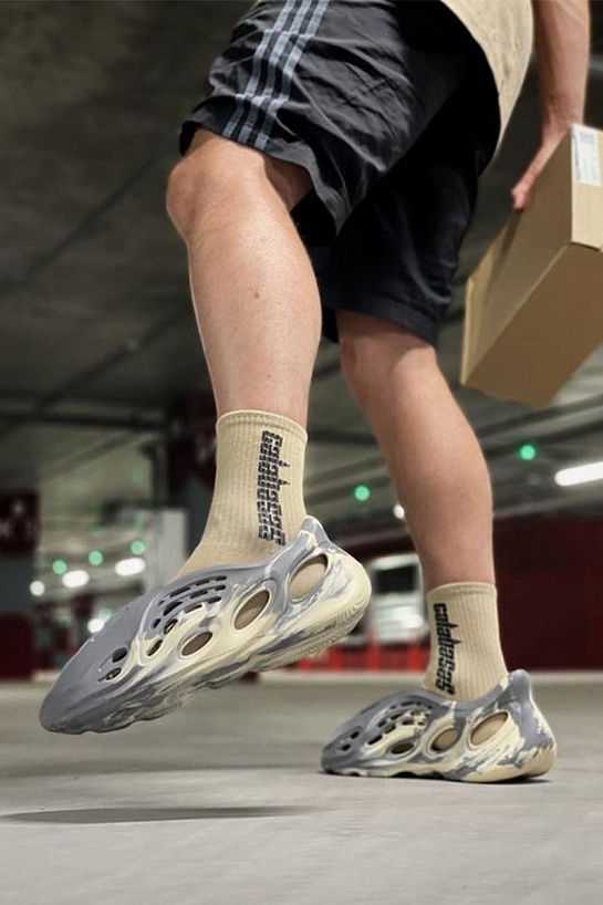 Кроссовки Adidas Yeezy Foam RNNR MXT "Moon Grey"