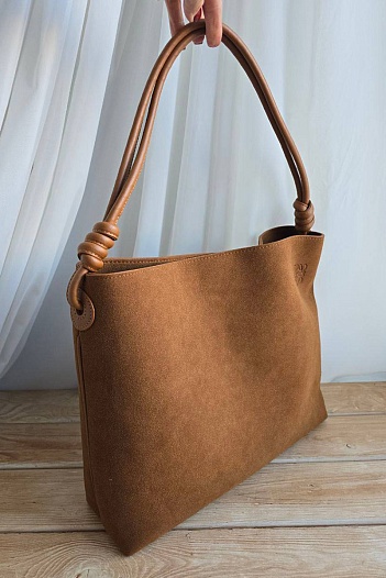 Замшевая сумка Loewe 35x30 см   