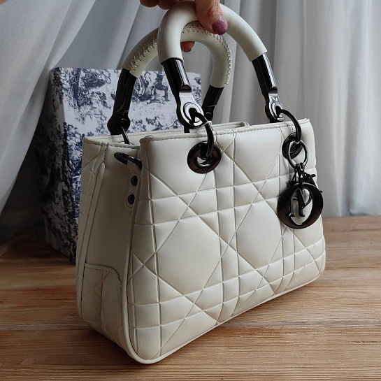 Кожаная сумка Dior Lady 25x18 см