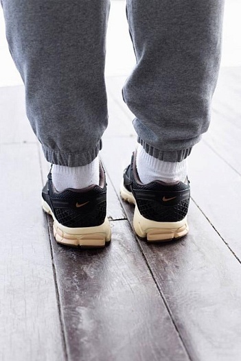 Кроссовки Nike Zoom Vomero 5    