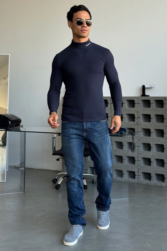 Утеплённая водолазка Moncler тёмно-синего цвета