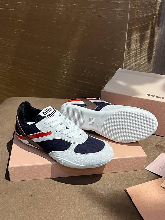 Замшевые женские кроссовки MIU MIU