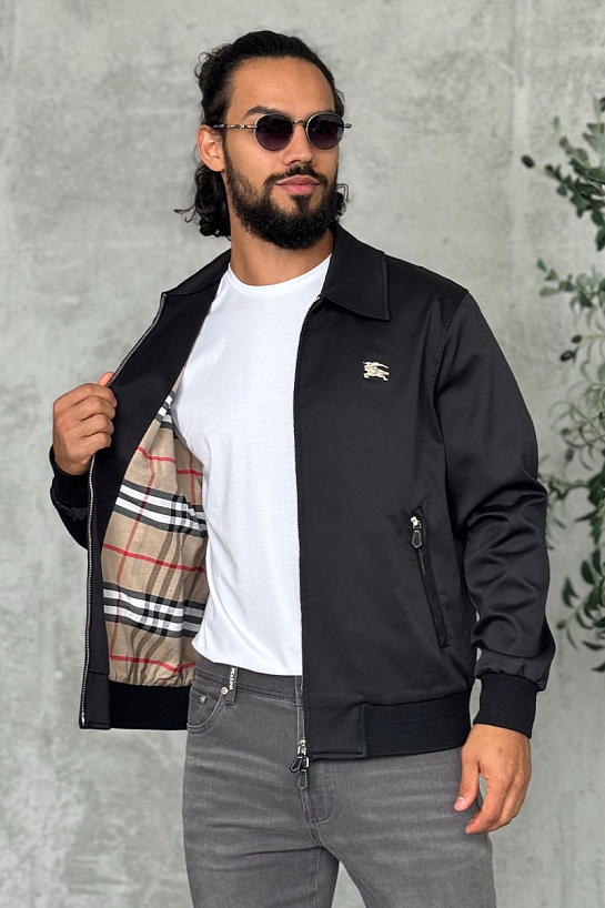 Мужская чёрная куртка Burberry Equestrian Knight