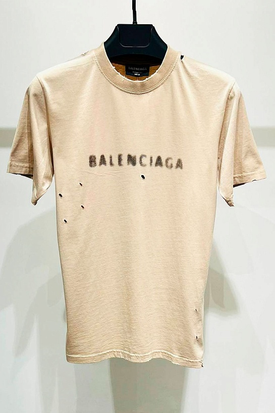 Бежевая футболка с рваной отделкой Balenciaga