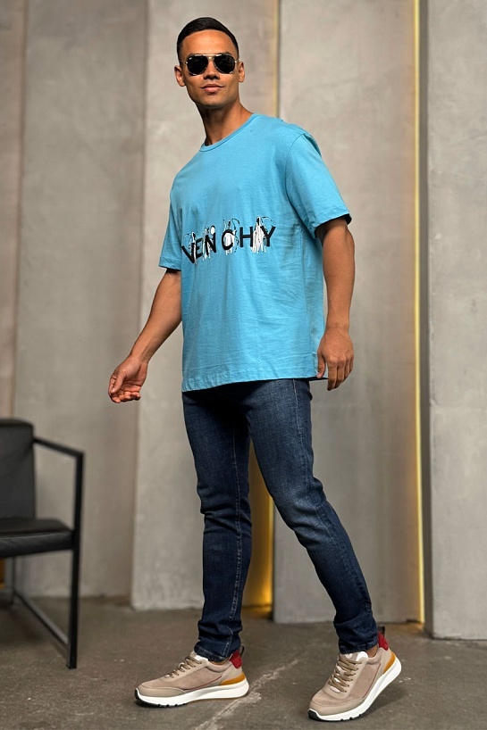 Голубая оверсайз футболка Givenchy embossed logo