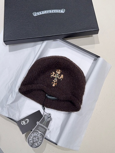 Шапка коричневого цвета Chrome Hearts   