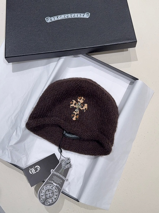 Шапка коричневого цвета Chrome Hearts