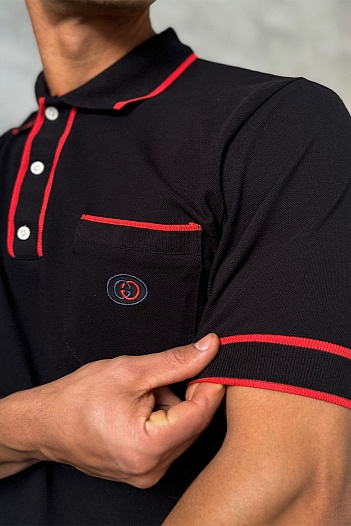 Мужское поло чёрного цвета Gucci logo-patch   