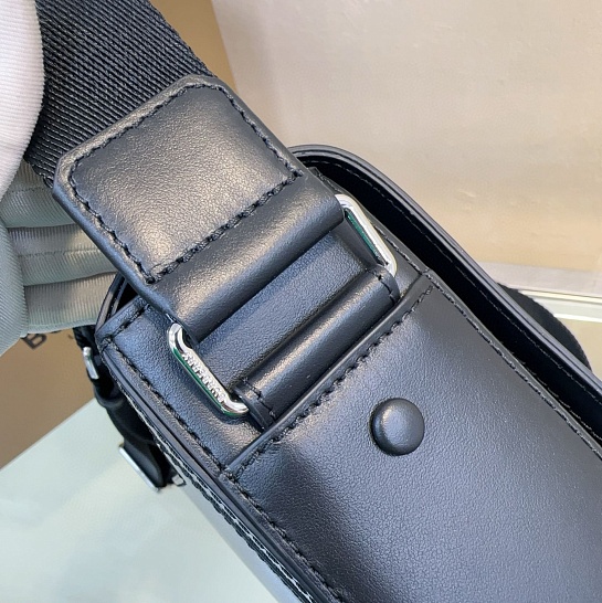 Кожаная сумка Burberry Alfred Premium 25.5x21.5x6.5 см