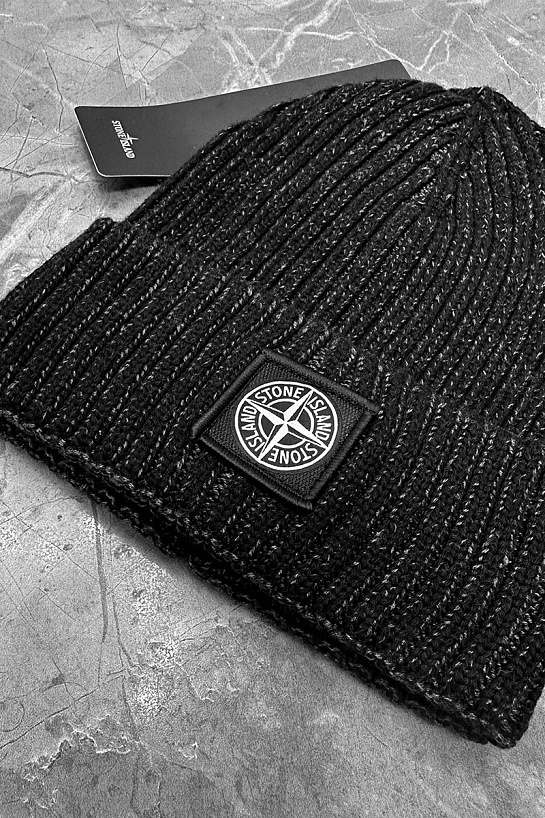 Чёрная шапка Stone Island compass-patch
