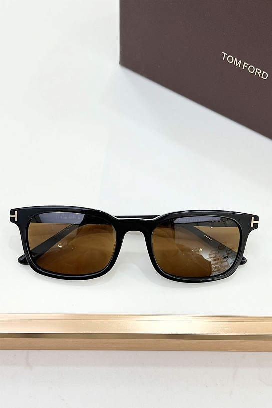 Солнцезащитные очки Tom Ford Miles