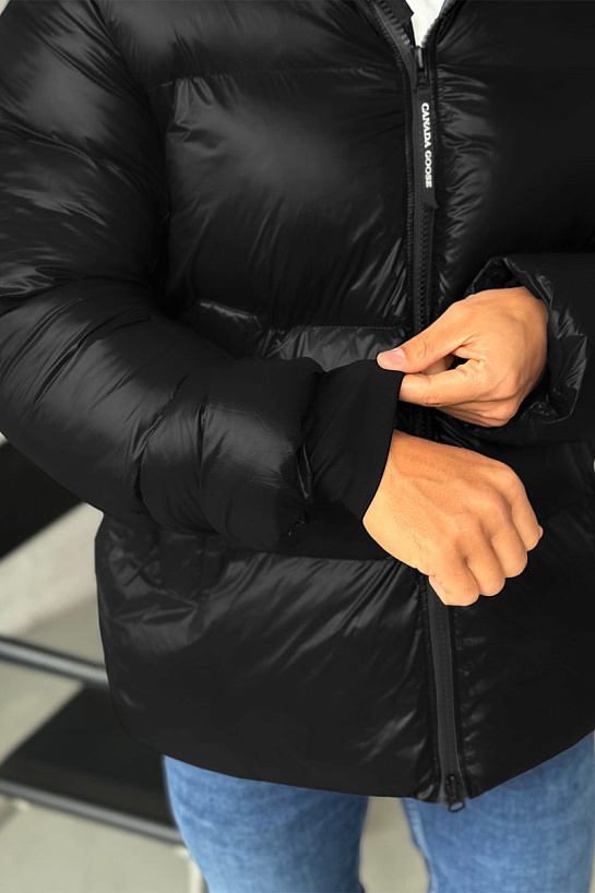 Мужской чёрный пуховик Canada Goose logo-patch