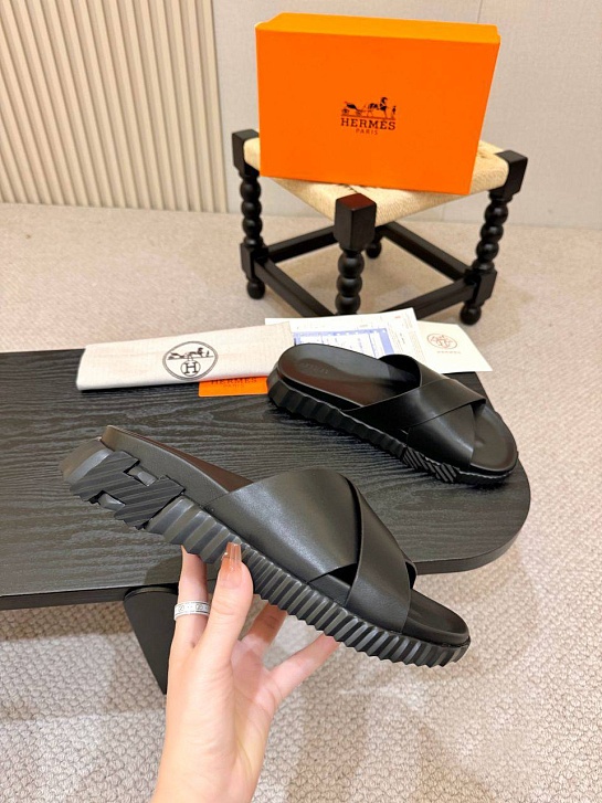 Кожаные шлёпанцы Hermes Infra