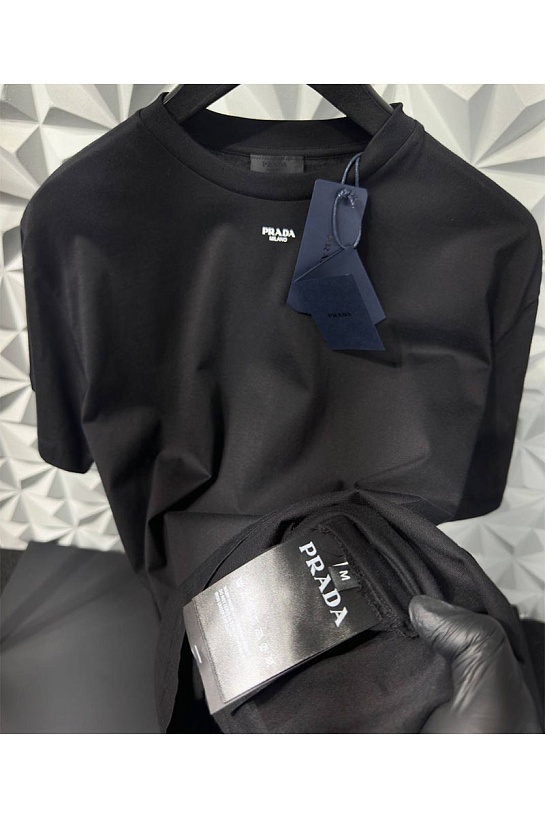 Футболка чёрного цвета Prada Milano