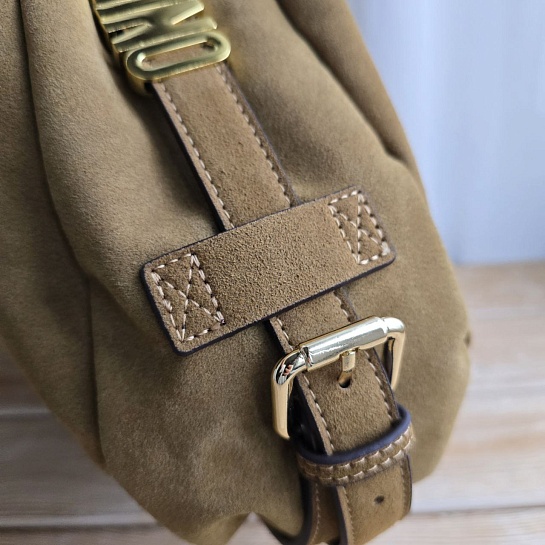 Замшевая сумка Moschino 42x31 см