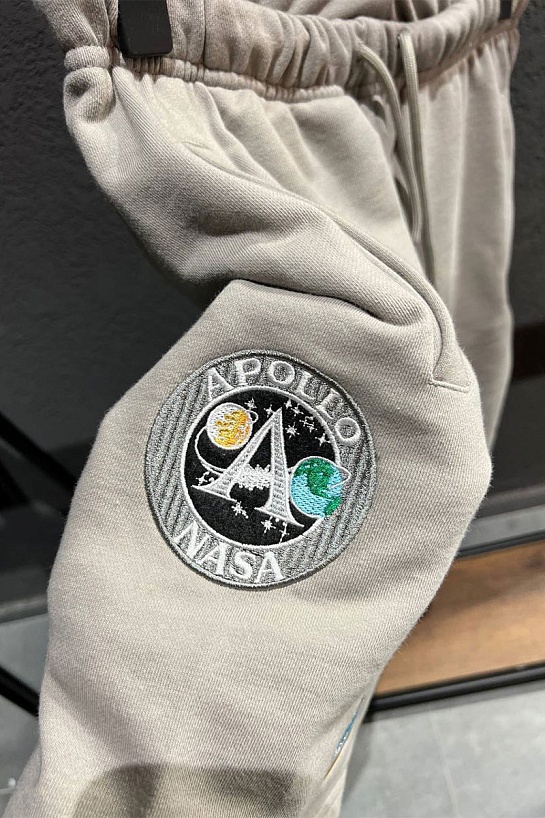Мужские серые шорты Balenciaga x Nasa