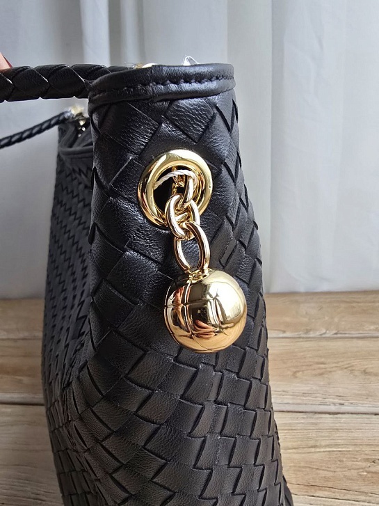 Кожаная сумка Bottega Veneta 33x26 см