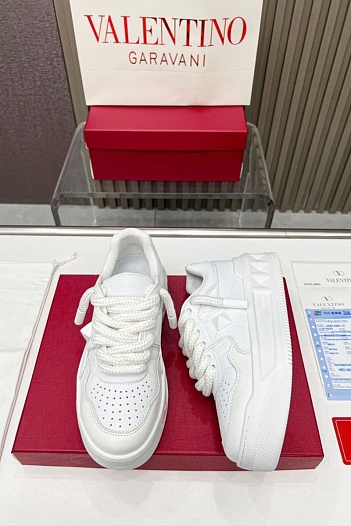 Кожаные кроссовки Valentino One Stud XL - White   