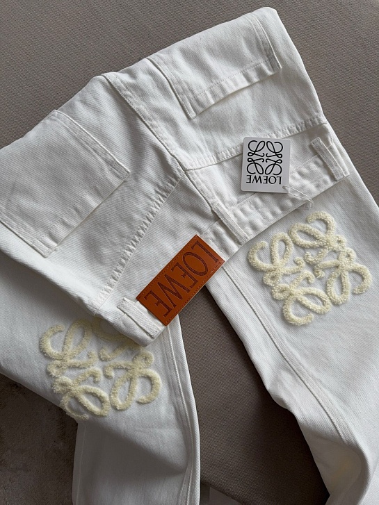 Женские джинсы белого цвета Loewe Slouchy