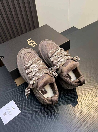 Женские замшевые ботинки UGG Lowmel   
