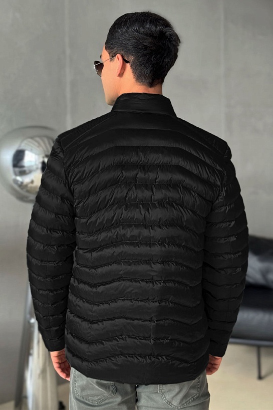 Мужская чёрная куртка Moncler logo-patch