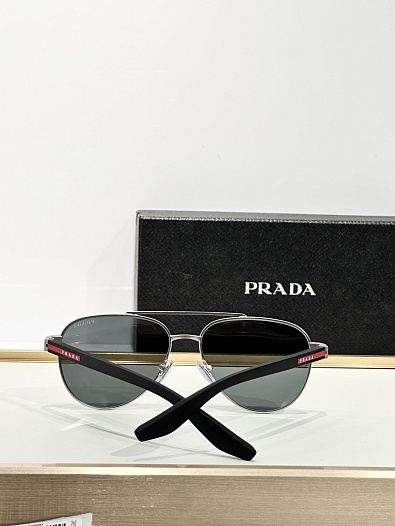 Солнцезащитные очки Prada Linea Rossa   