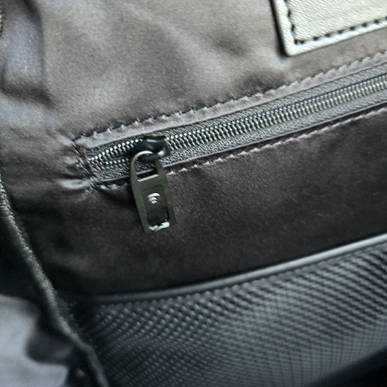 Чёрный текстильный рюкзак Alexander Wang 41x32 см