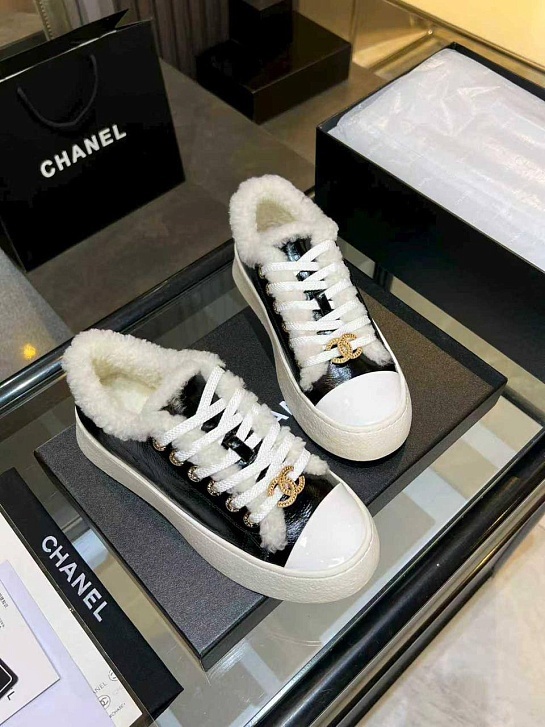 Женские кожаные кроссовки с мехом Chanel premium - Black