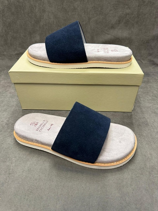 Замшевые шлёпанцы Brunello Cucinelli синего цвета