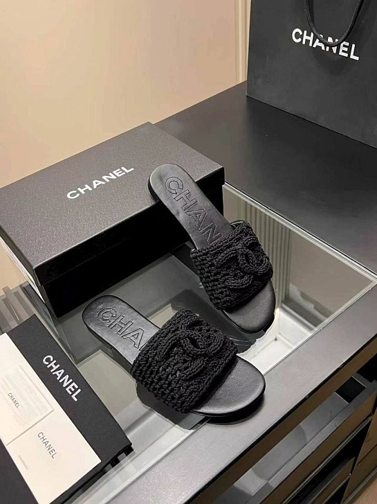 Женские кожаные шлёпанцы Chanel premium