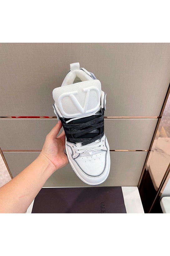 Мужские кожаные кроссовки Valentino