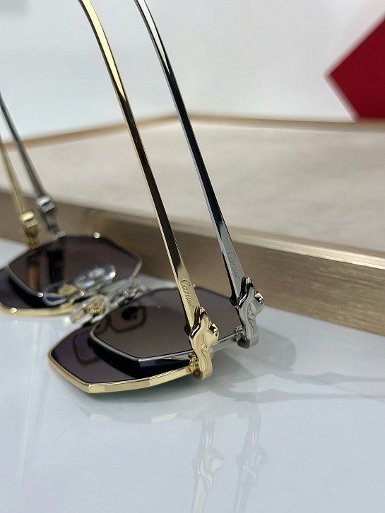 Солнцезащитные очки Cartier